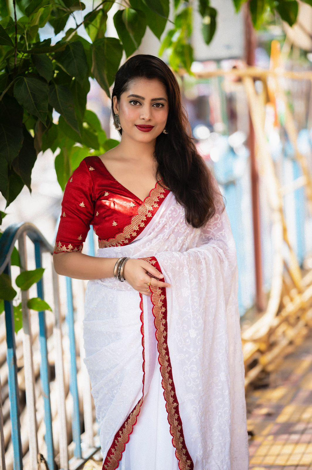 White Pure Georgette Woven Design Saree with Unstitched Blouse - Hiral Fashion