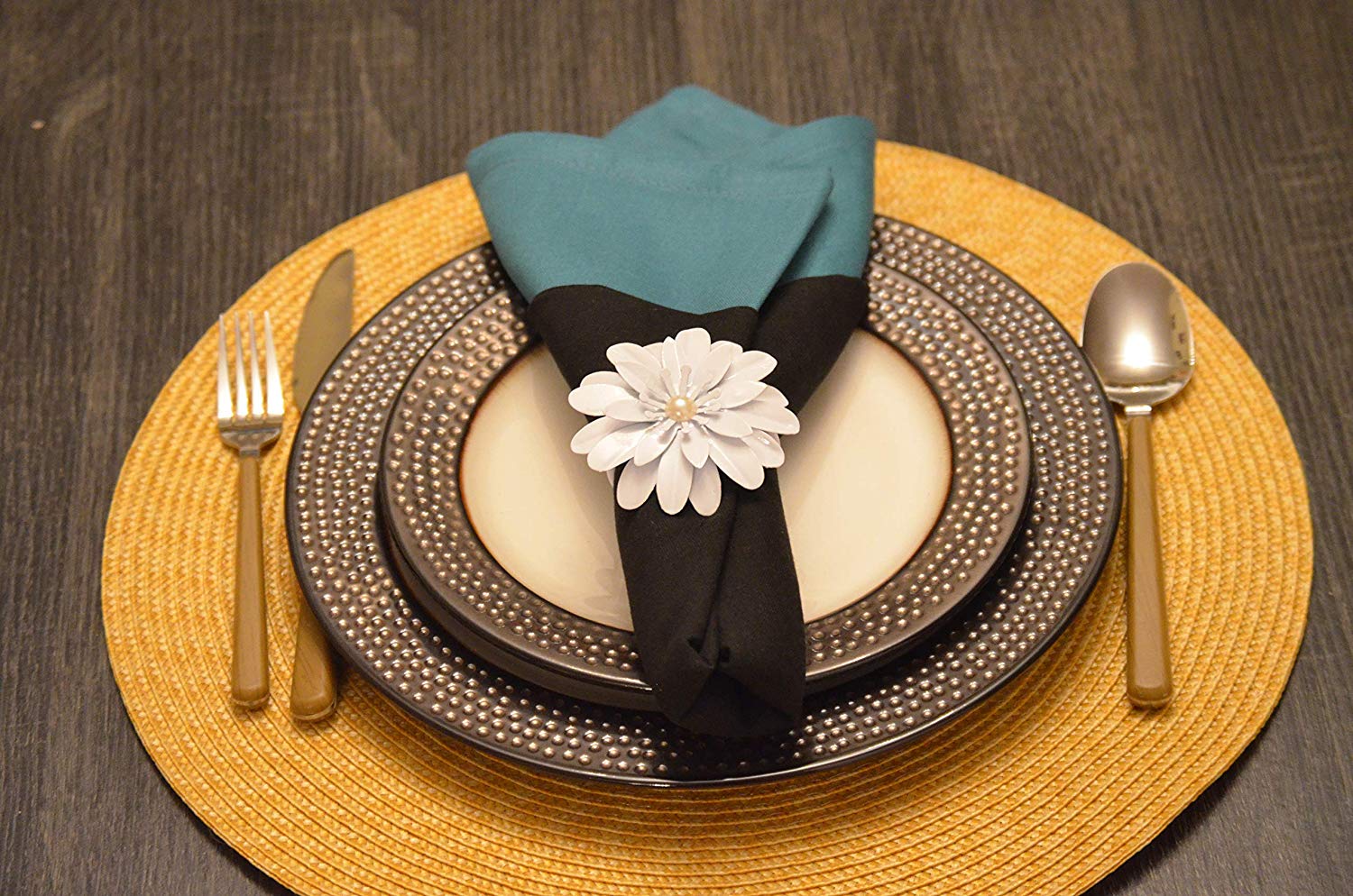 Vibhsa White Floral Set of 4 Napkin Rings