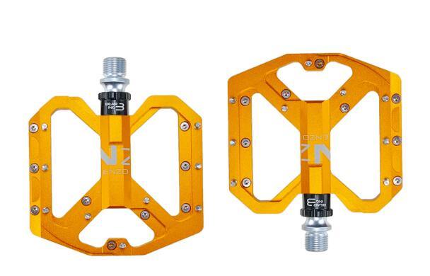 Pro Mountain Bike Flat Pedals with 3 Sealed Bearings 9/16 Inch
