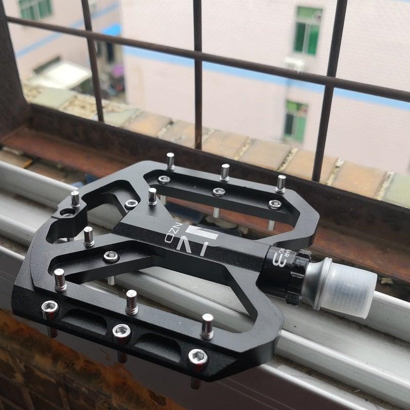 Pro Mountain Bike Flat Pedals with 3 Sealed Bearings 9/16 Inch