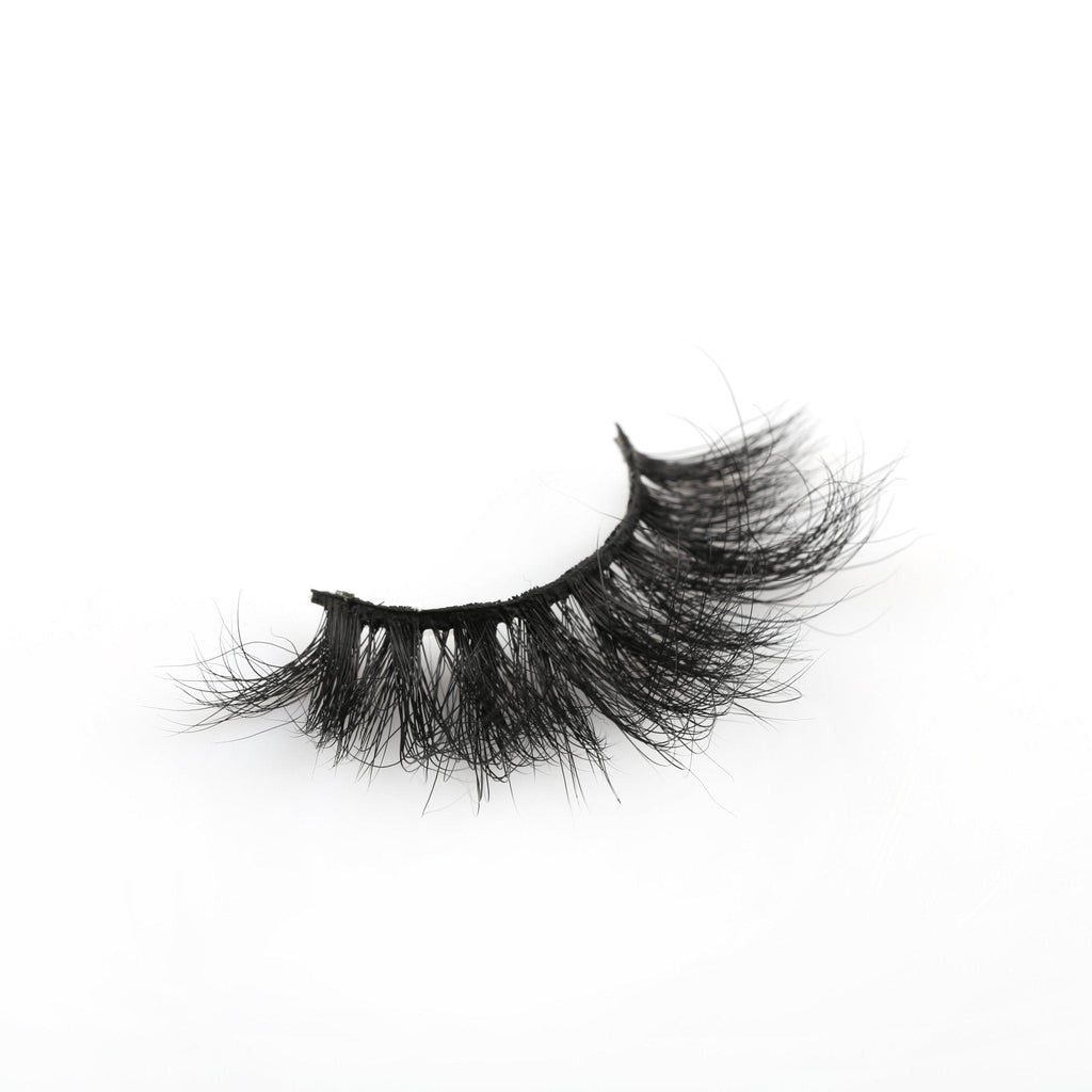 VIP Long Dramatic Mink Lashes – Bold Black Volumizing Lash Set