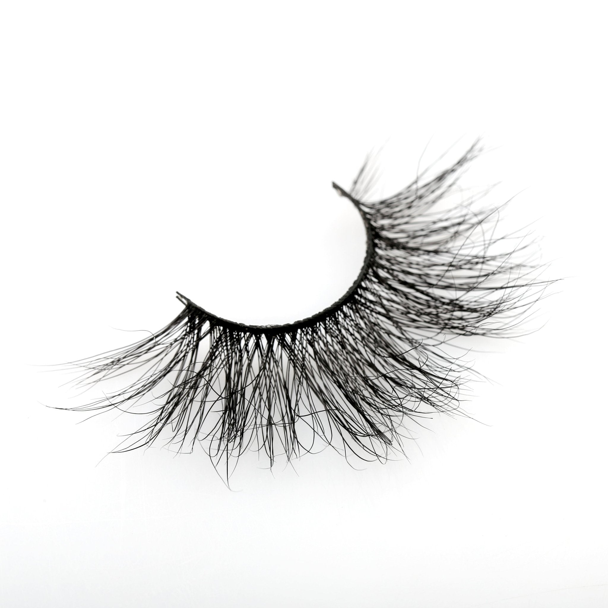 VIP Long Dramatic Mink Lashes – Bold Black Volumizing Lash Set