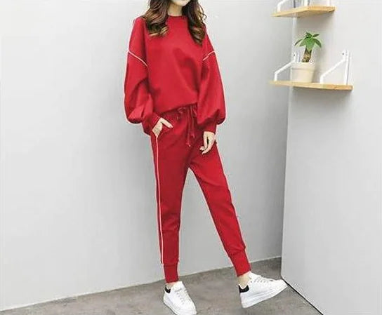 Women's Sporty Two-Piece Set with Hoodie and Joggers