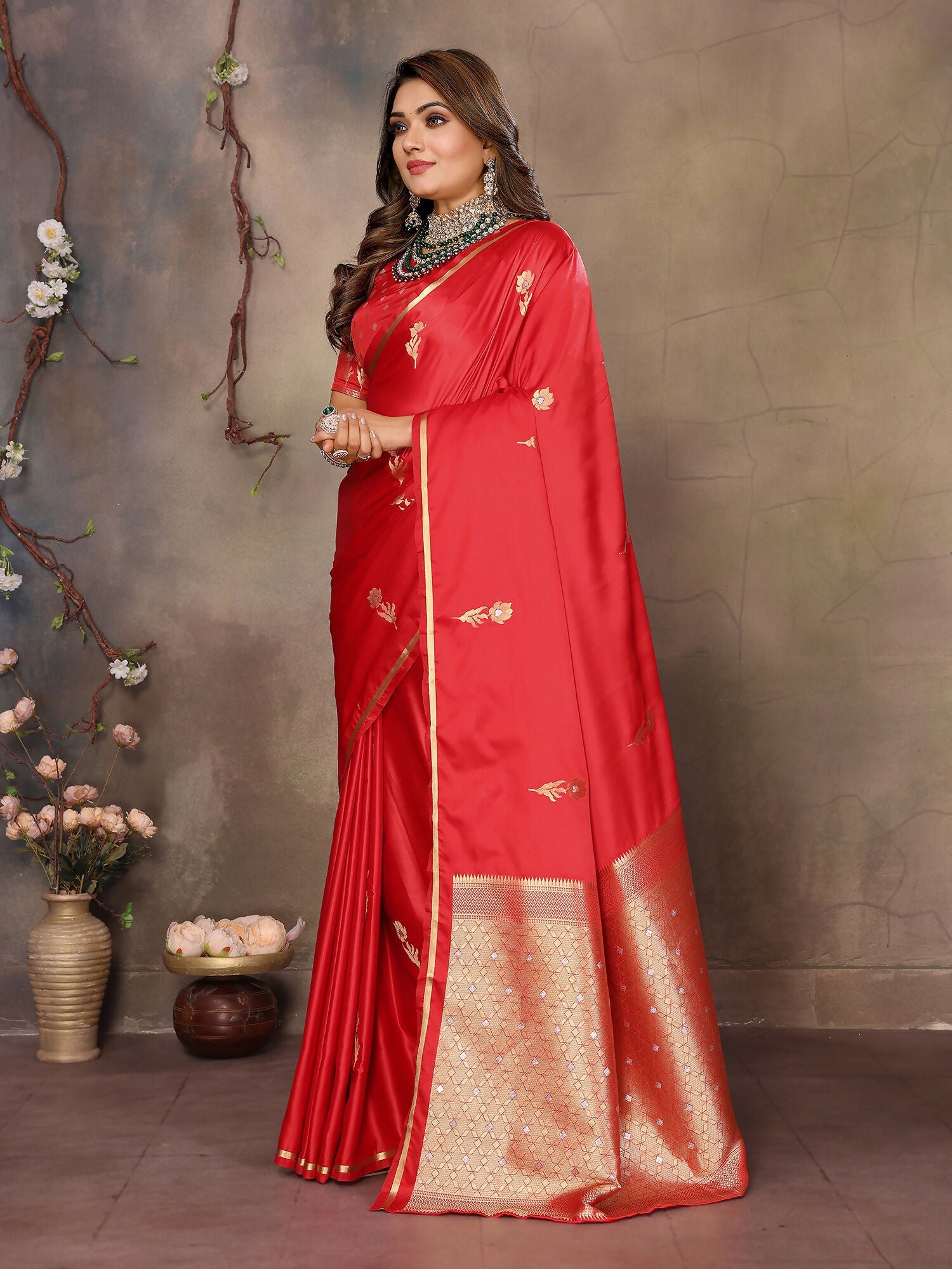 Red Floral & Botanical Motif Satin Silk Banarasi Saree