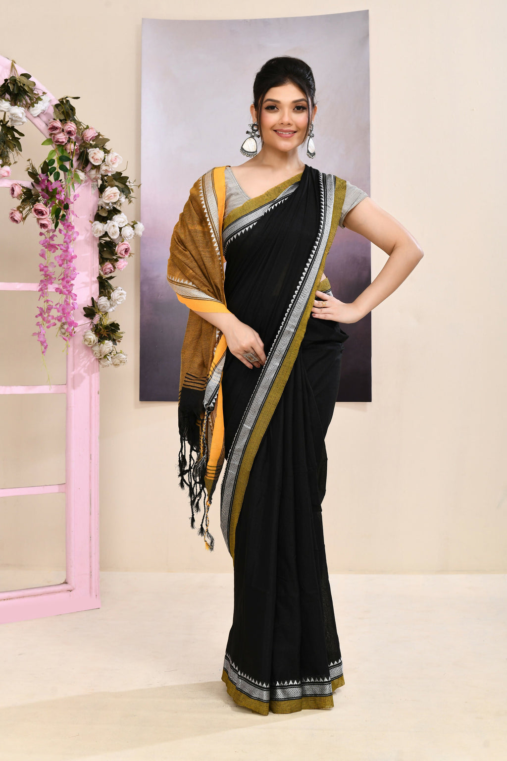 Women's Black Embellished Cotton Blend Jamdani Saree