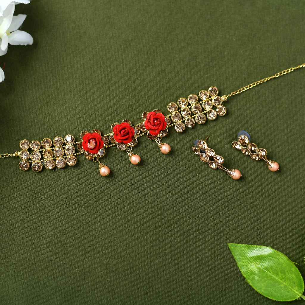 Gold-polished brass choker necklace with red stones and pearls for women