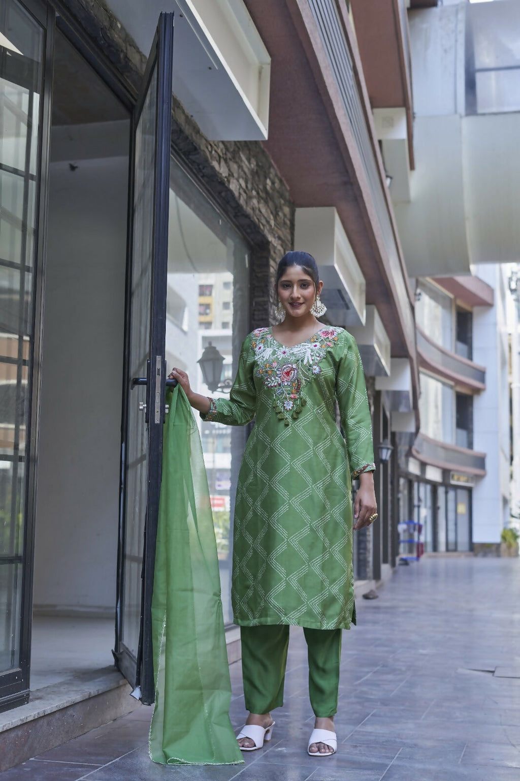 Green Pure Viscose Dola Silk Handwork Kurta Set with Cotton Lining