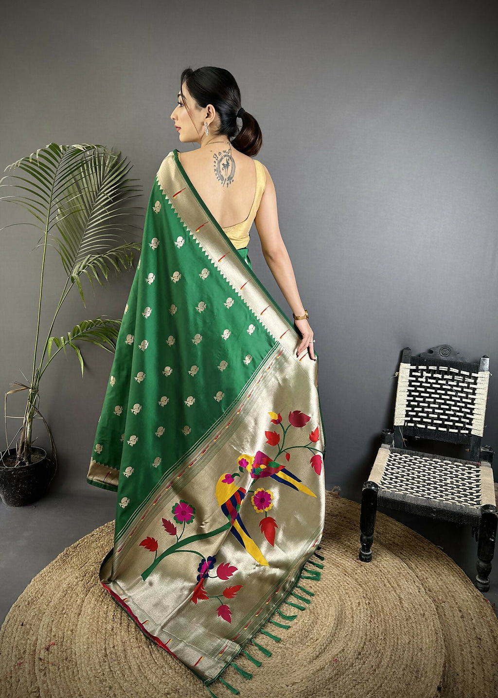 Green Peacock and Floral Motif Soft Silk Kanchipuram Saree