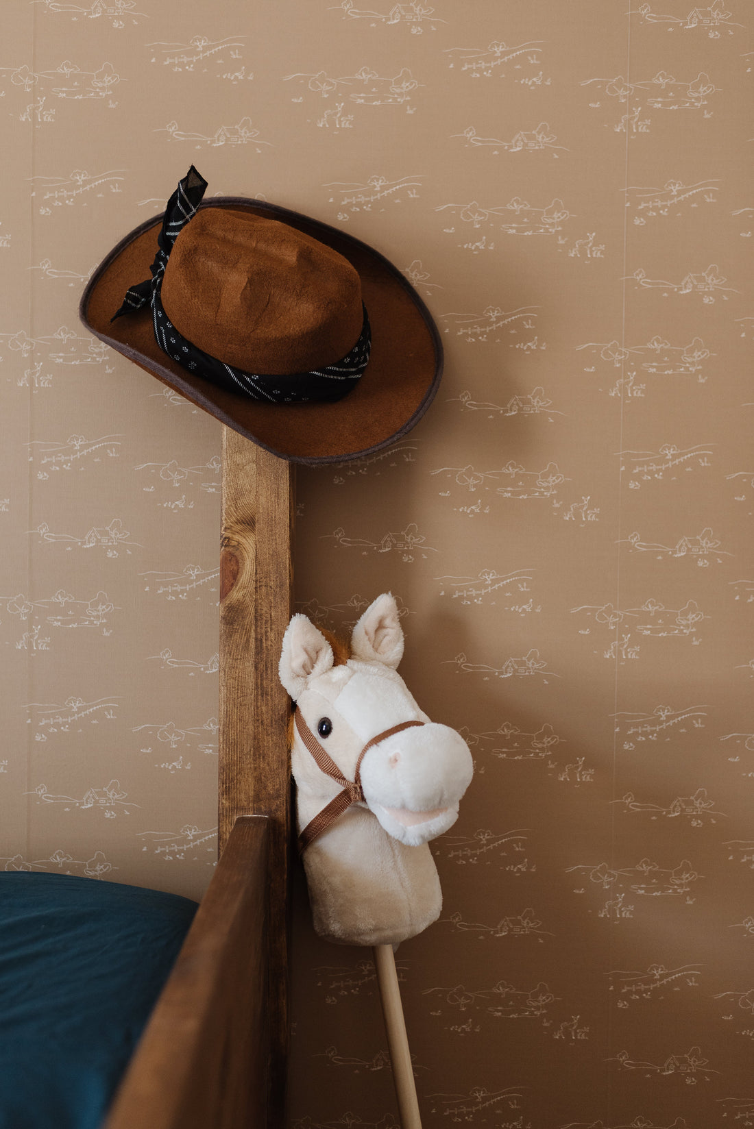 Bennet Wallpaper in Tan and Cream Traditional Farmhouse