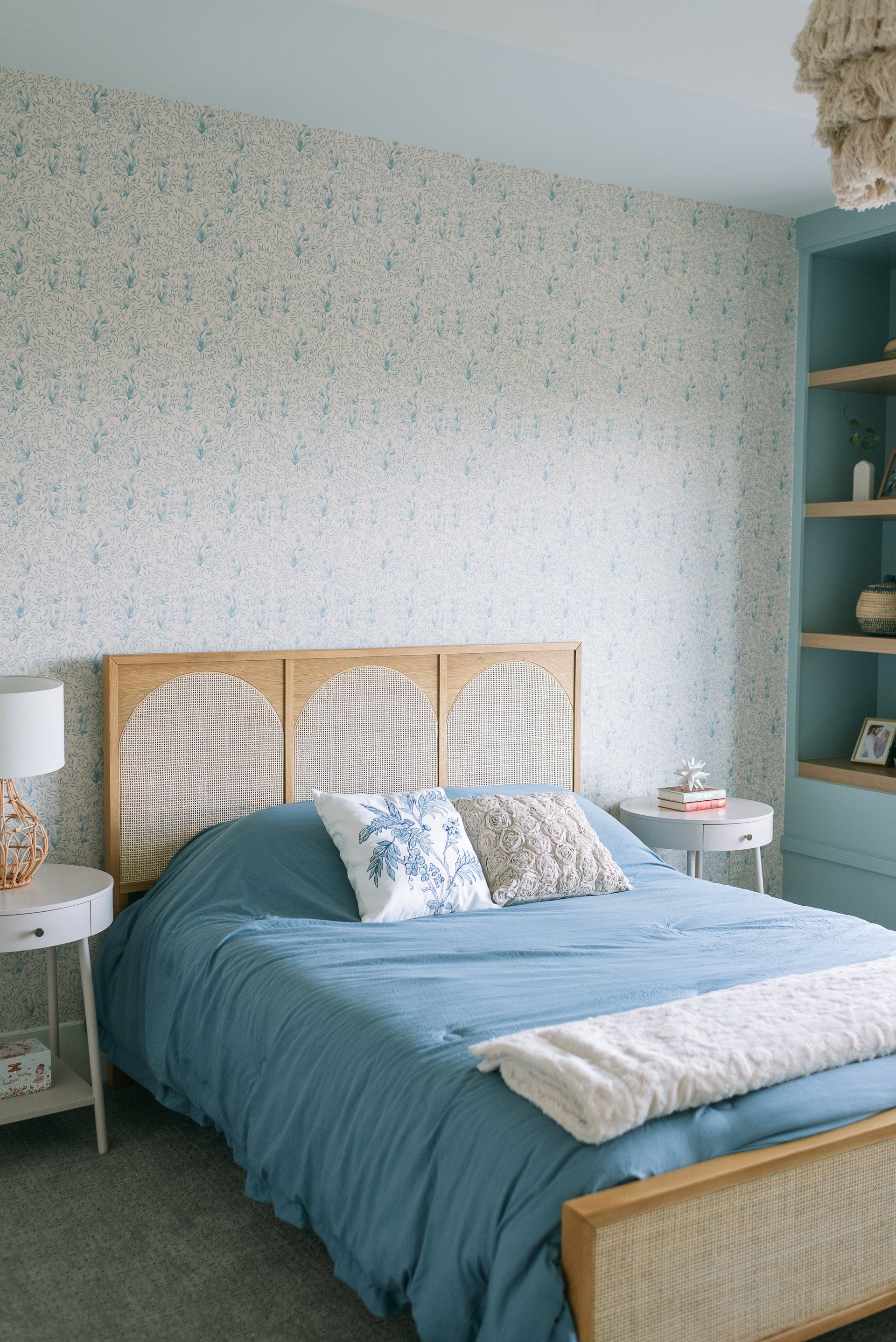 Austen Floral Cottagecore Wallpaper - White & Blue