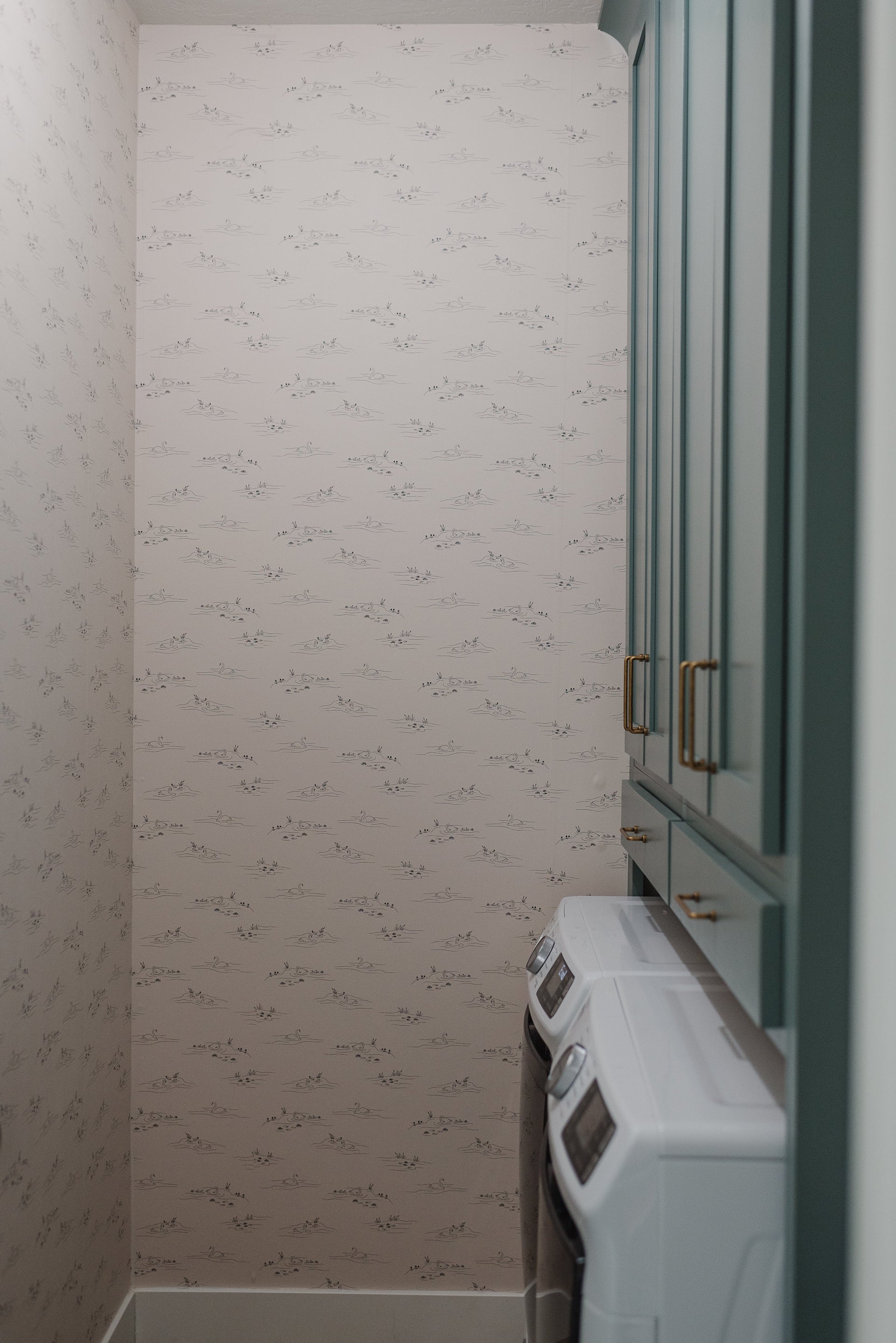 Pemberley Vintage Coastal Removable Wallpaper - Cream & Navy-Blue