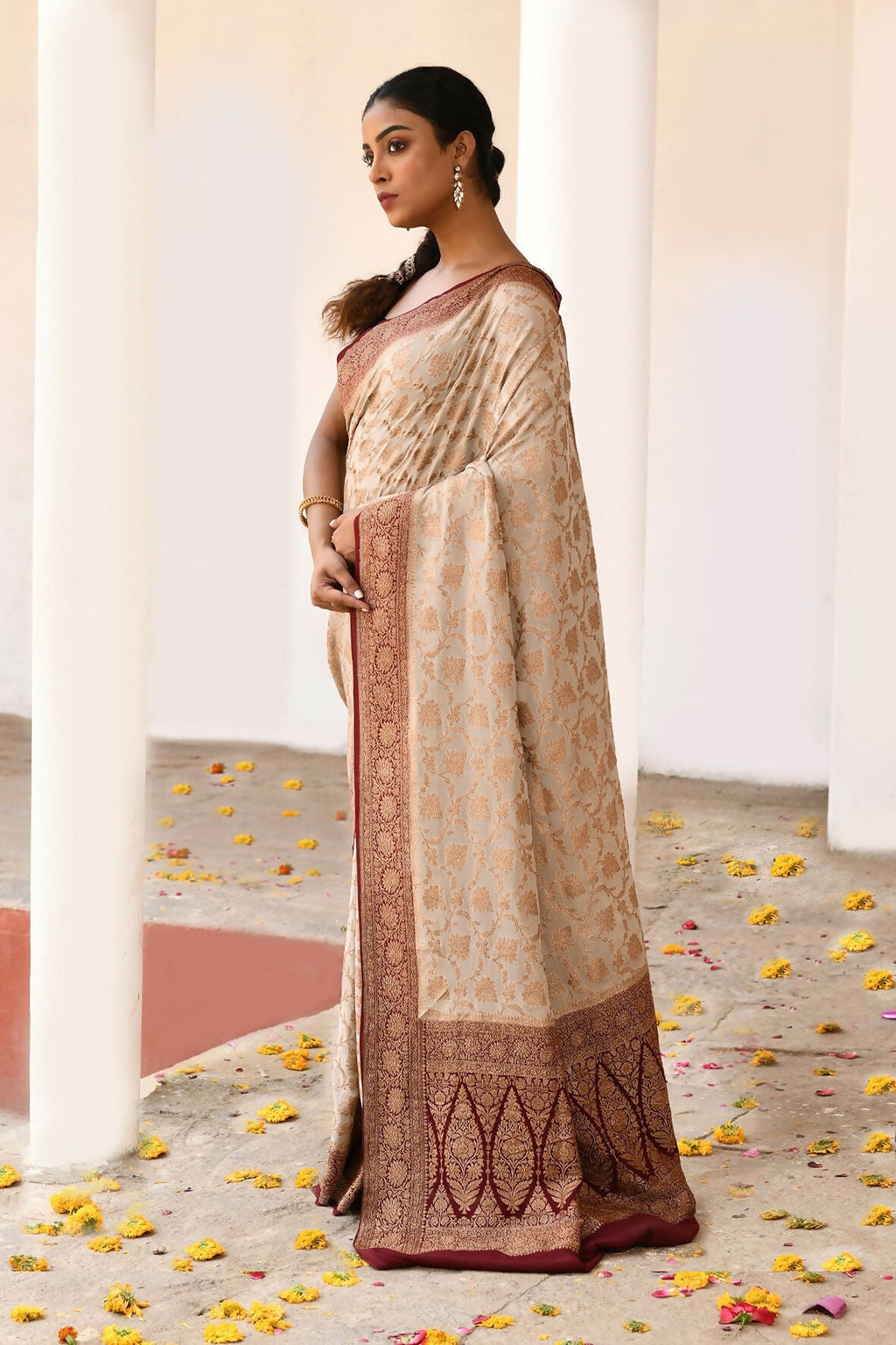 Crème Crepe Chiffon Pure Handloom Banarasi Silk Saree