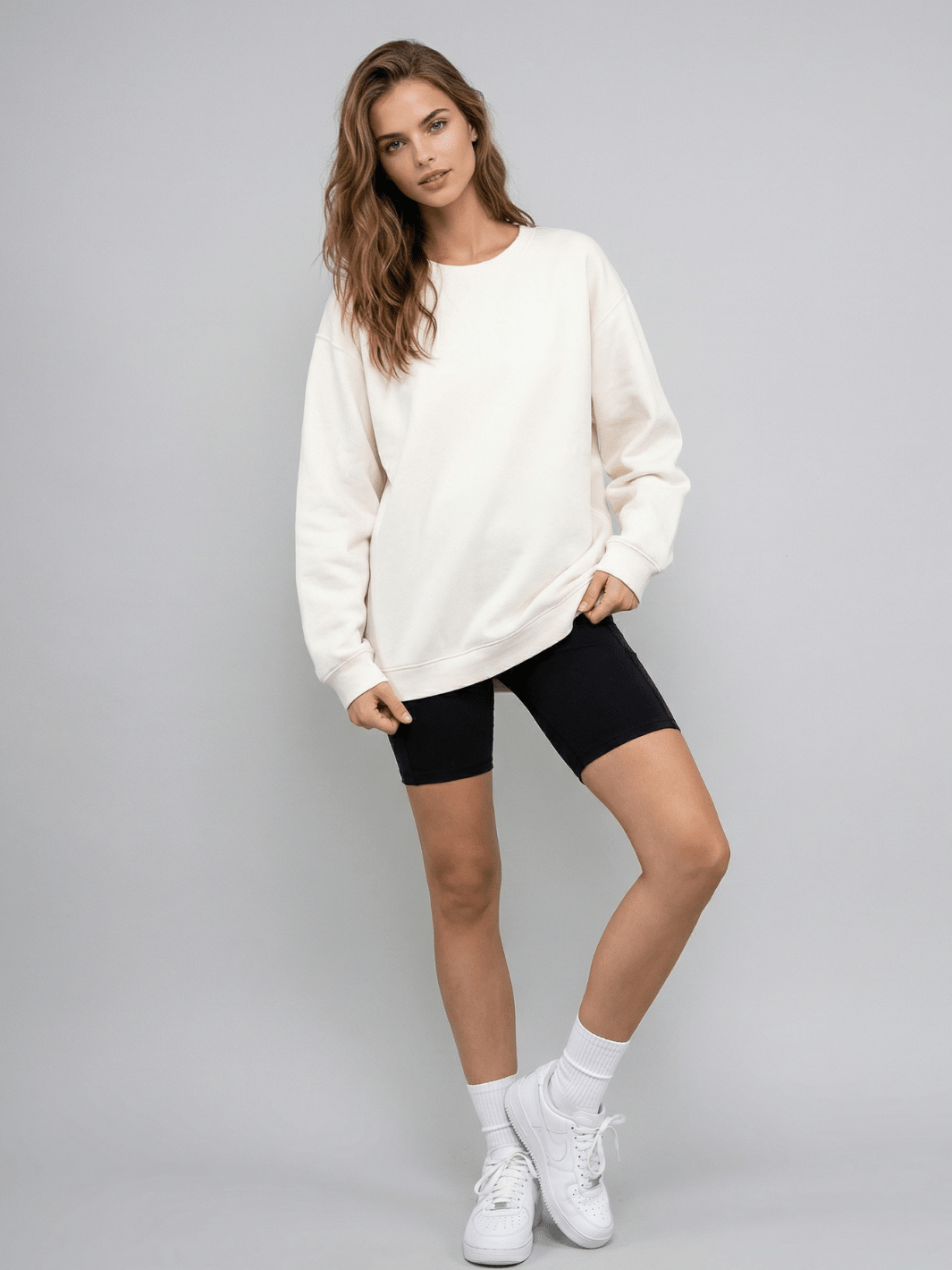 Women's Oversized Crewneck Sweatshirt in Soft Cream Knit - Image 2