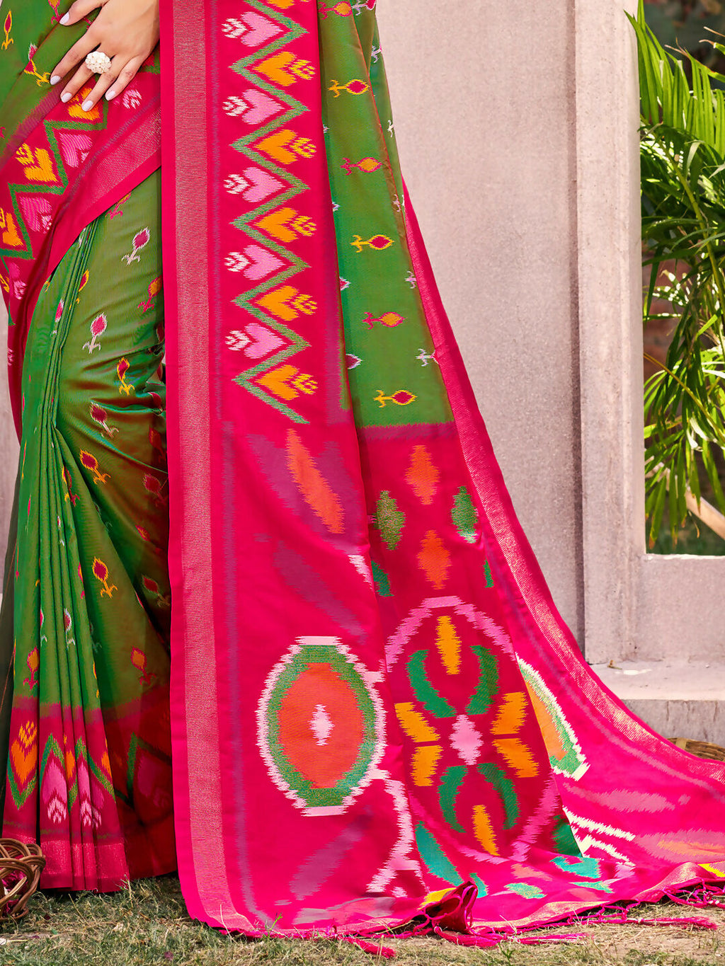 Mehandi Pochampally Silk Saree with Matching Silk Blouse