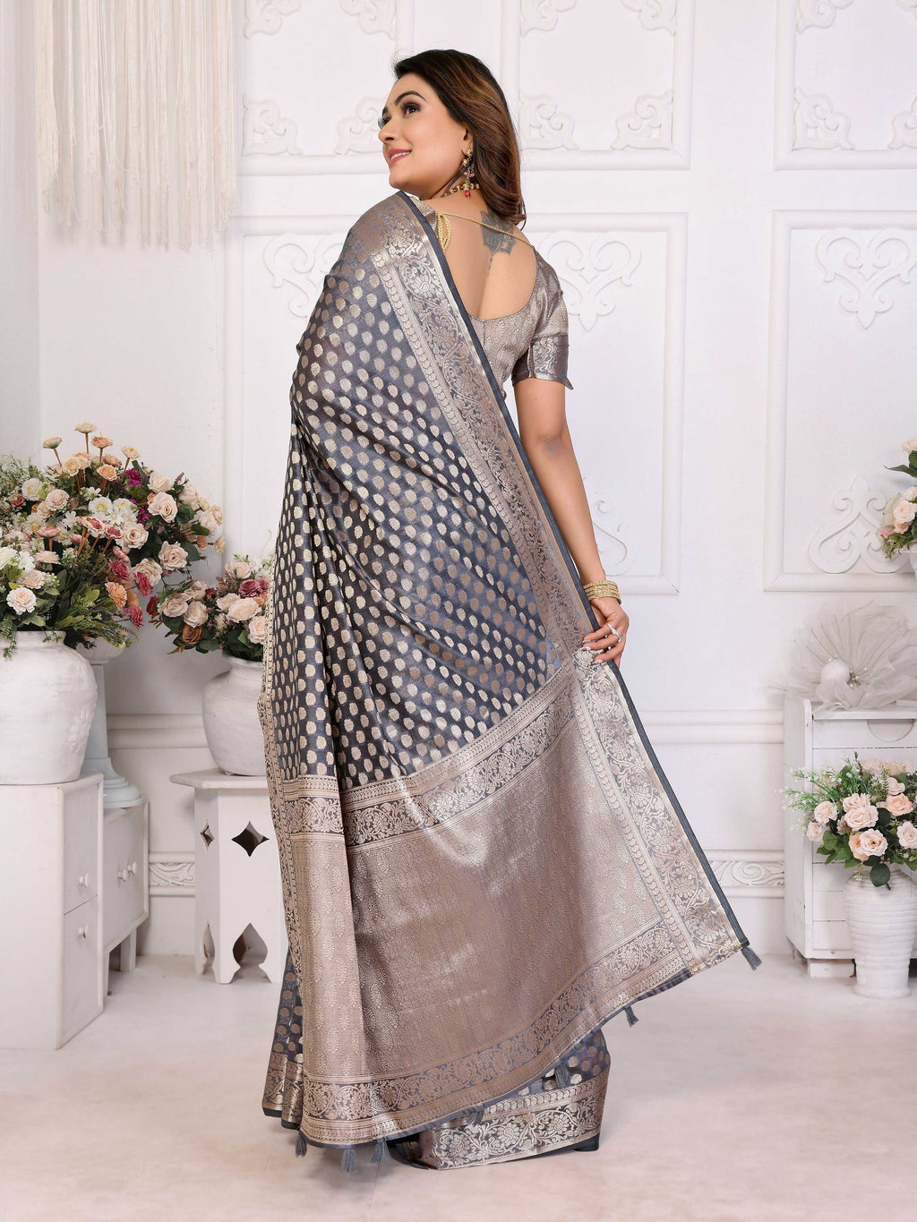 Grey Organza Silk Saree with Elegant Weaving Patterns