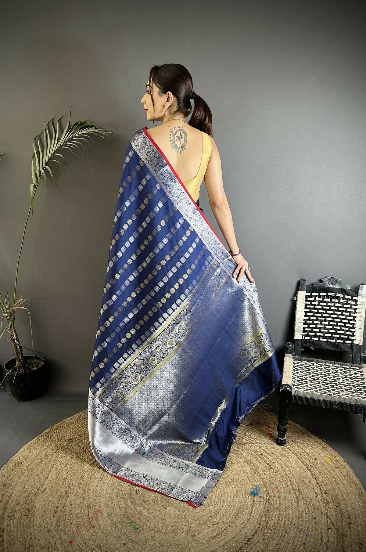 Navy Blue Checked Pattern Soft Silk Kanjivaram Saree