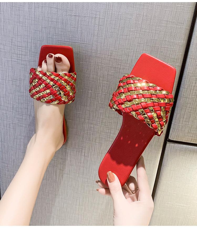 Women's Open-Toe Flat Sandals with Charm Detail Slip-On Beach Slides