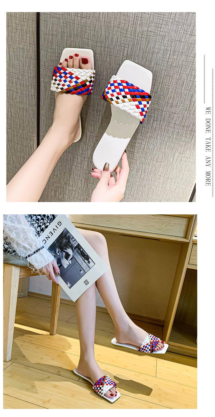 Women's Open-Toe Flat Sandals with Charm Detail Slip-On Beach Slides