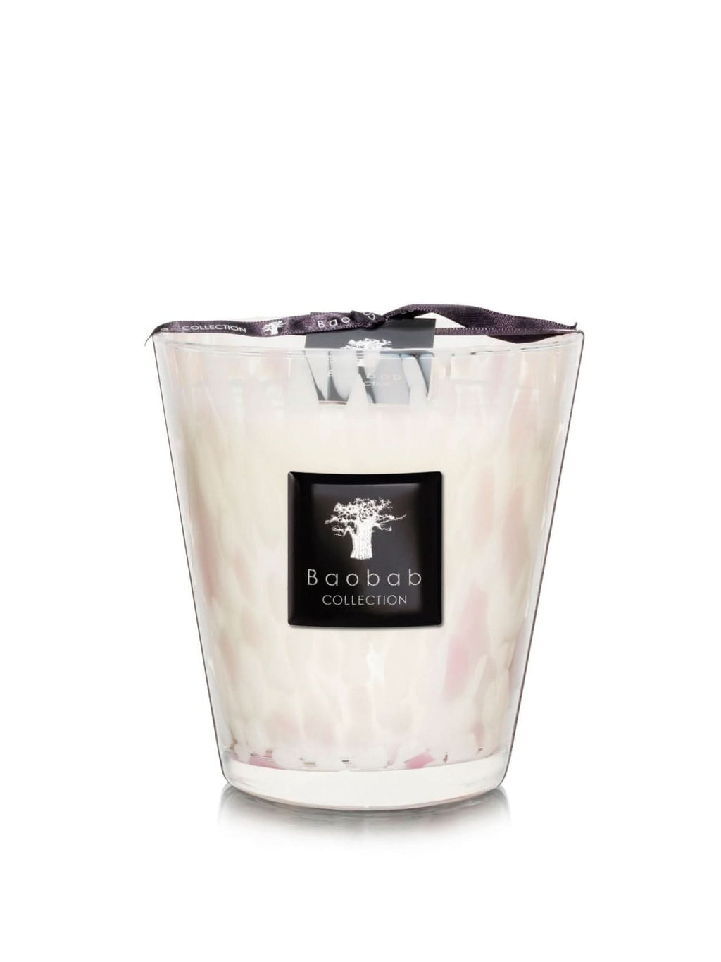 White Pearls Max 16 scented candle featuring light pink and white decorative fragments in a glass vessel.