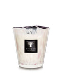 White Pearls Max 16 scented candle featuring light pink and white decorative fragments in a glass vessel.