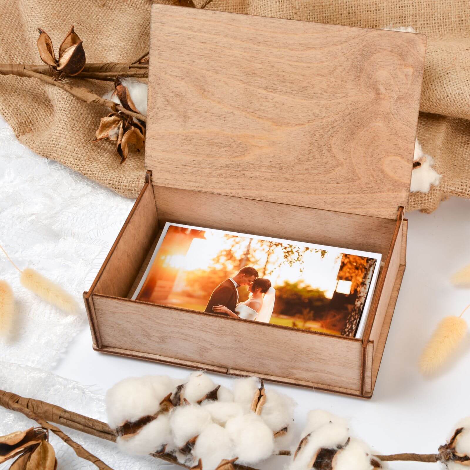 Luxury Wooden Wedding Photo Keepsake Box for Treasured Memories