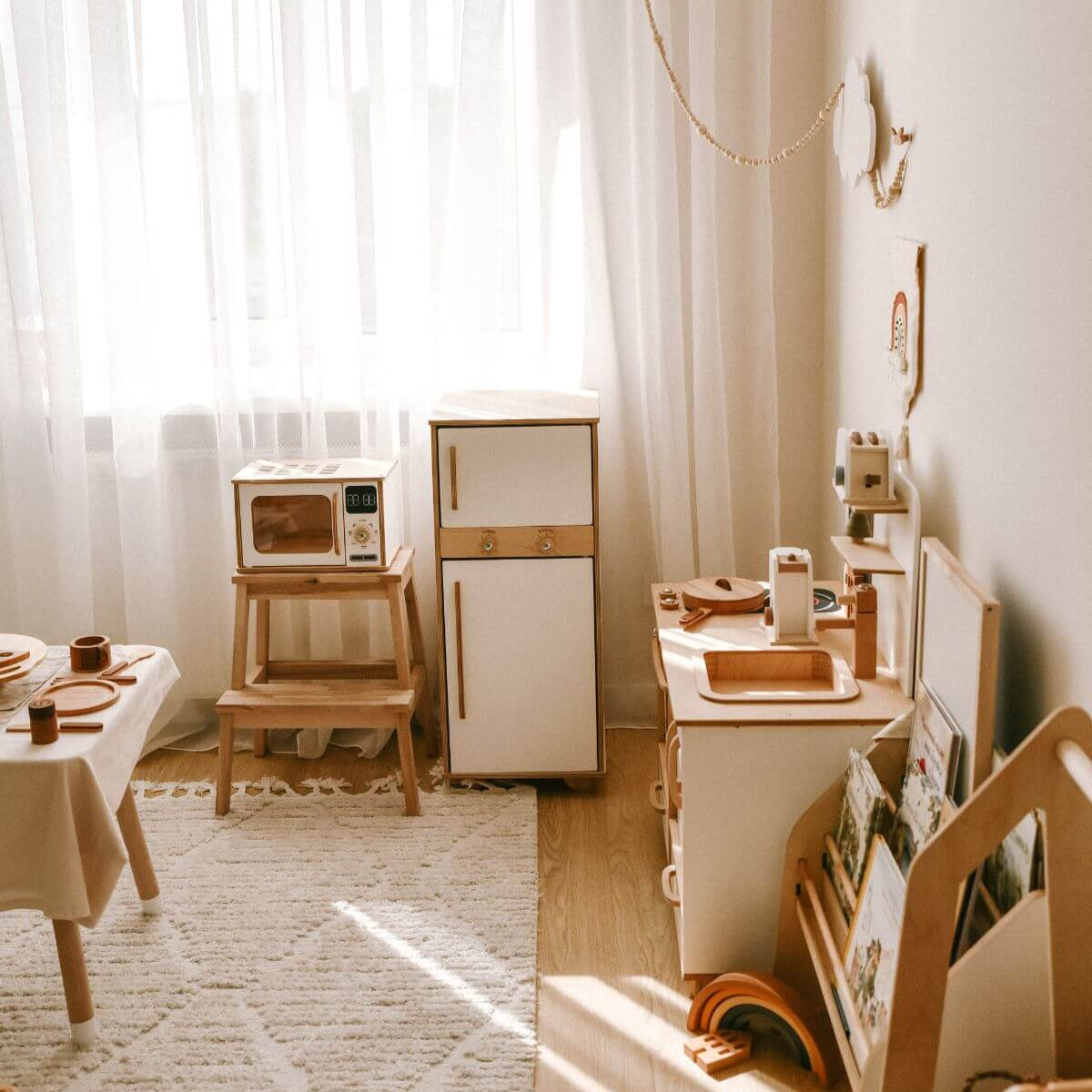 Minimalist Scandi Wooden Play Fridge for Kids – Beige & White