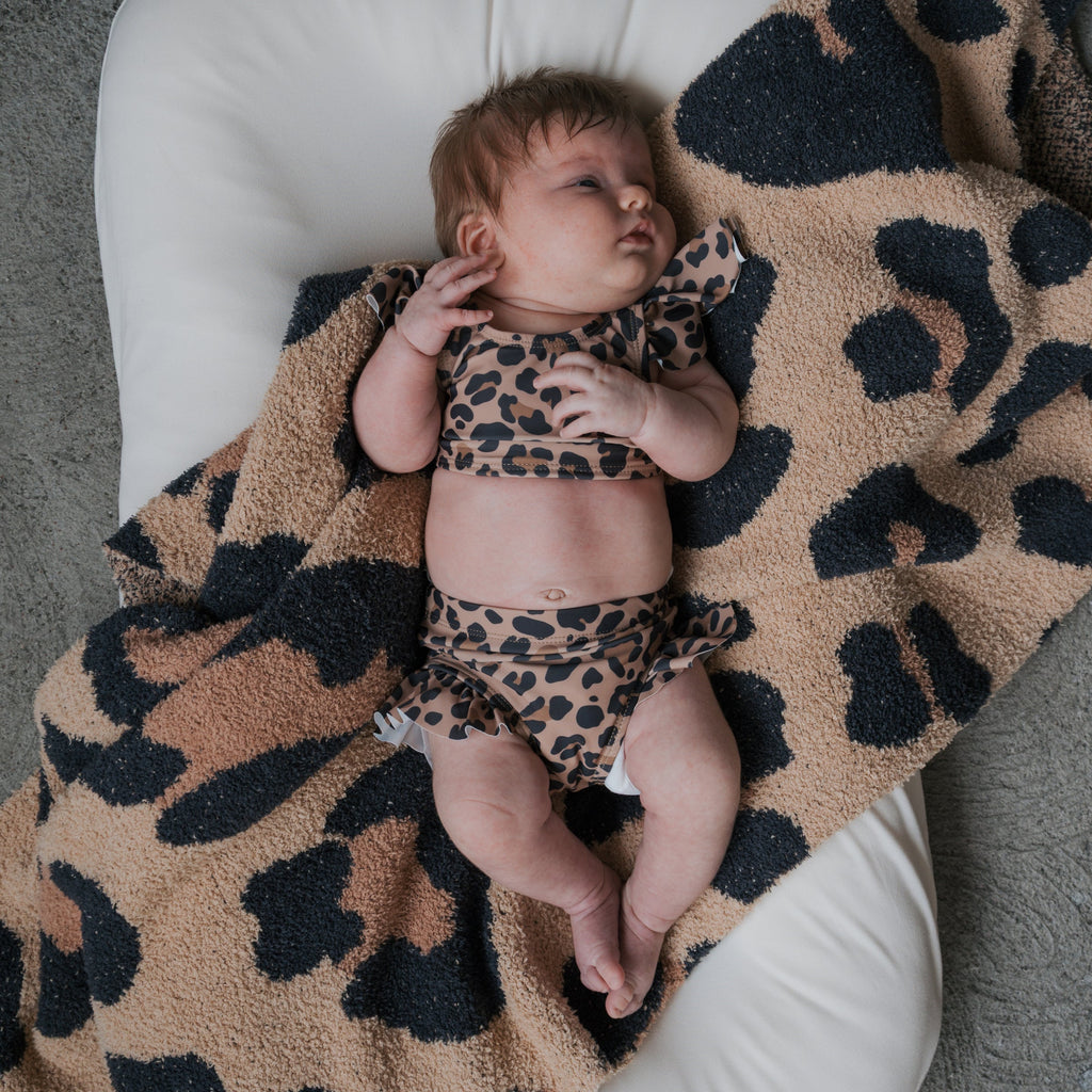 Plush Leopard Print Knit Throw Blanket for Living Room or Bedroom