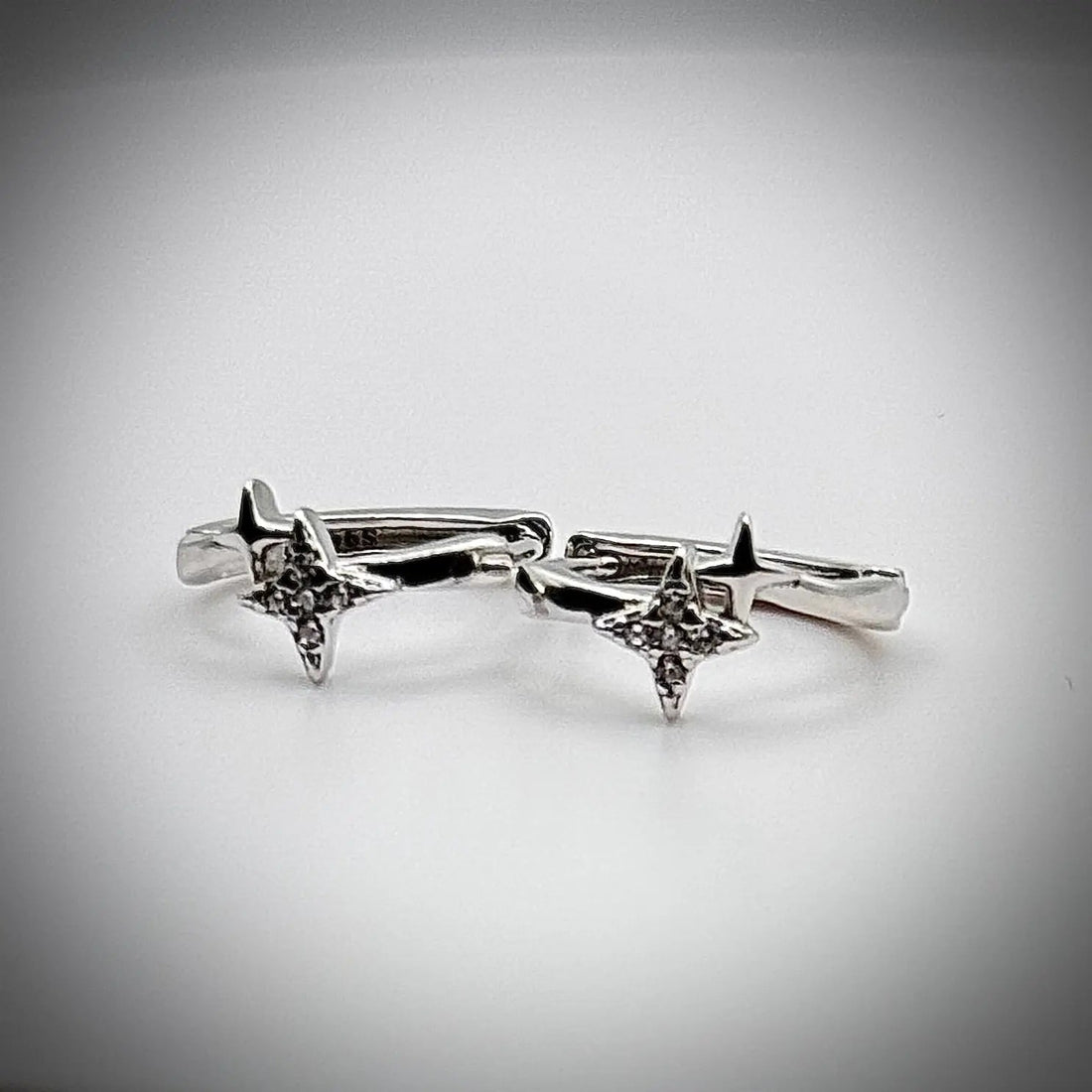 Elegant Double Star Hoop Earrings - Hypoallergenic Celestial Silver Jewelry for Sensitive Skin