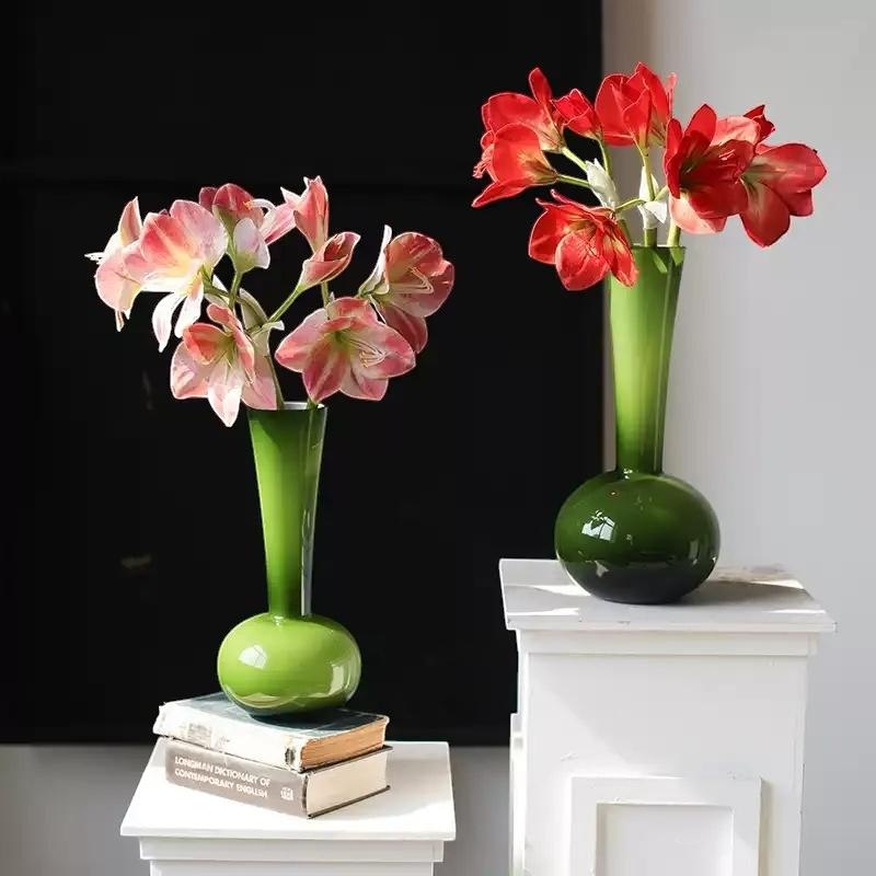 Elegant Amaryllis Stem – 26.5"