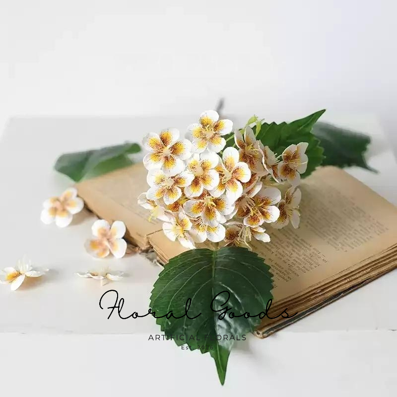 Meadow Hydrangea Stem – 29.5"