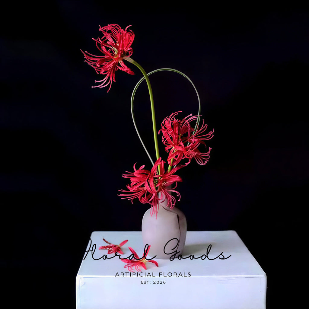 Sculptural Spider Lily Stem – 26"