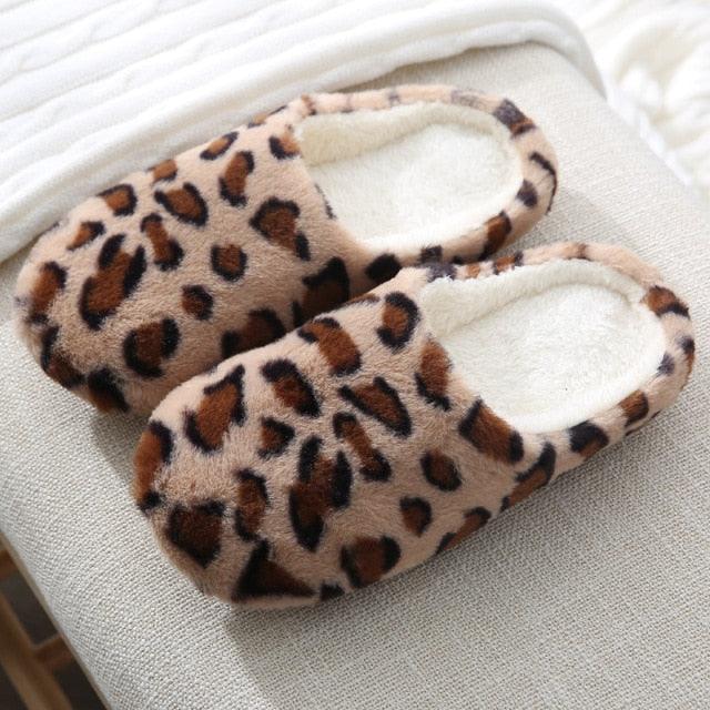 Women’s Plush Indoor Slippers: Cozy Modern Fleece Slides