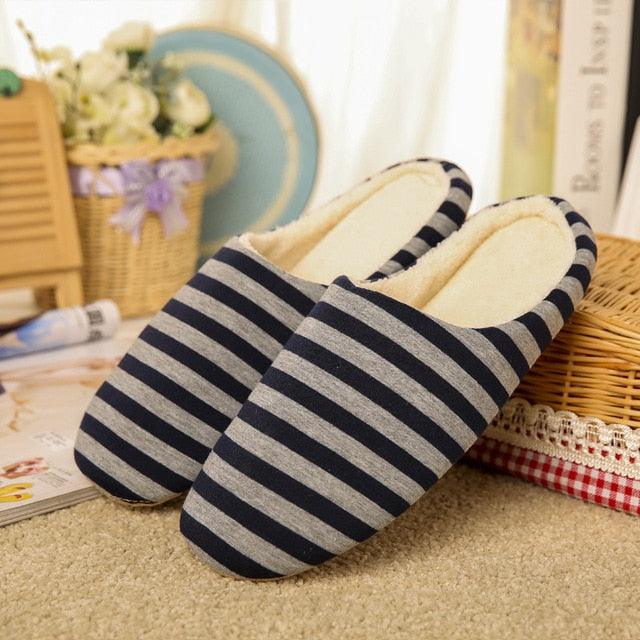Women’s Plush Indoor Slippers: Cozy Modern Fleece Slides