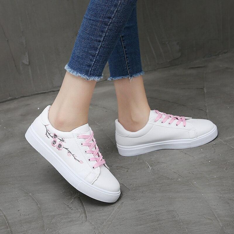 Women's White Platform Sneakers PU Leather Casual Lace-Up Shoes