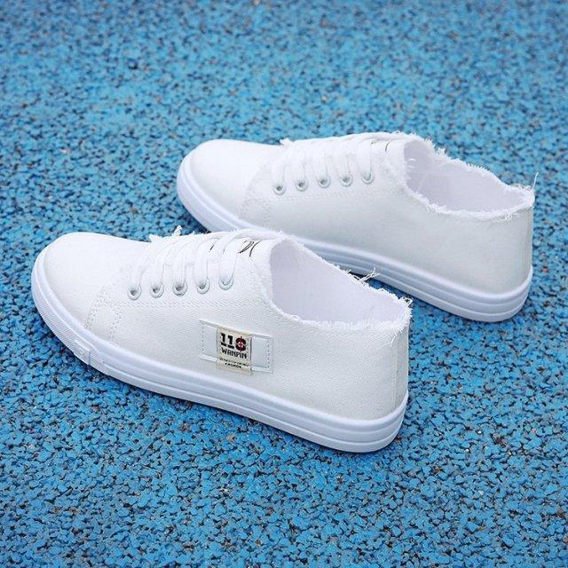 Women's Embroidered White Sneakers Floral PU Leather Low Top Shoes