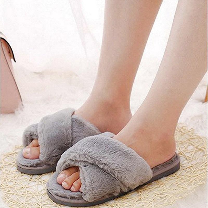 Women’s Warm Fluffy Memory Foam Slippers – Cozy Indoor Slides