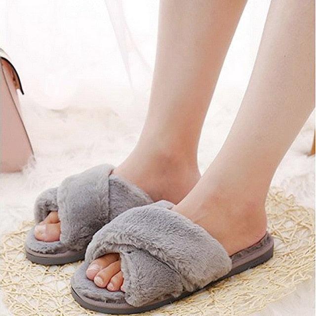 Women’s Warm Fluffy Memory Foam Slippers – Cozy Indoor Slides