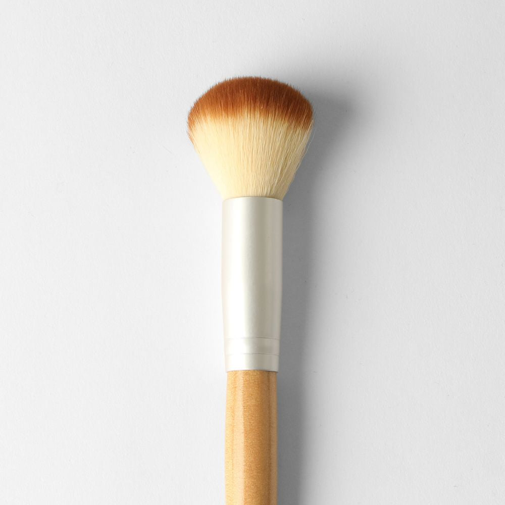 Professional Face Brush for Blush, Bronzer and Highlighter