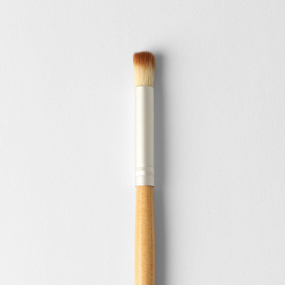 Large Blending Eyeshadow Brush for Seamless Professional Finish