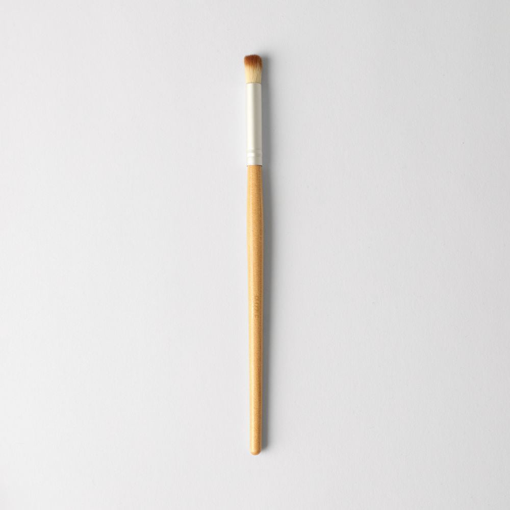 Light-brown and silver large eyeshadow blending brush