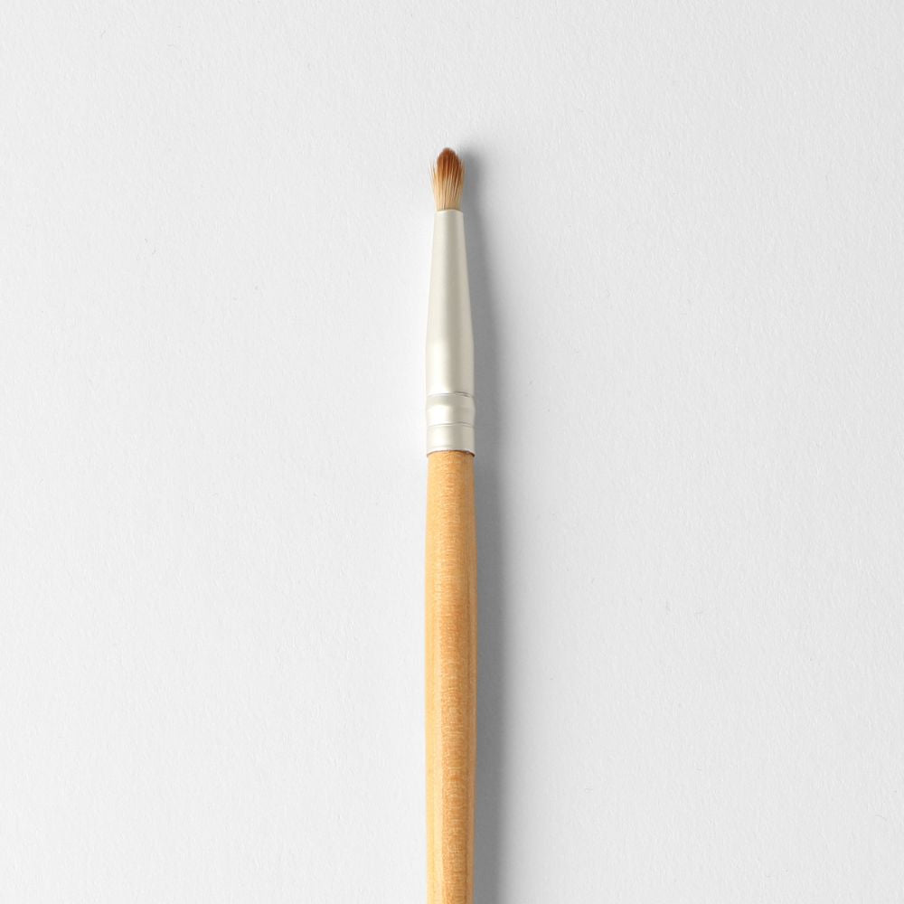 Mini Eyeshadow Brush for Precision Application in Beige and Silver