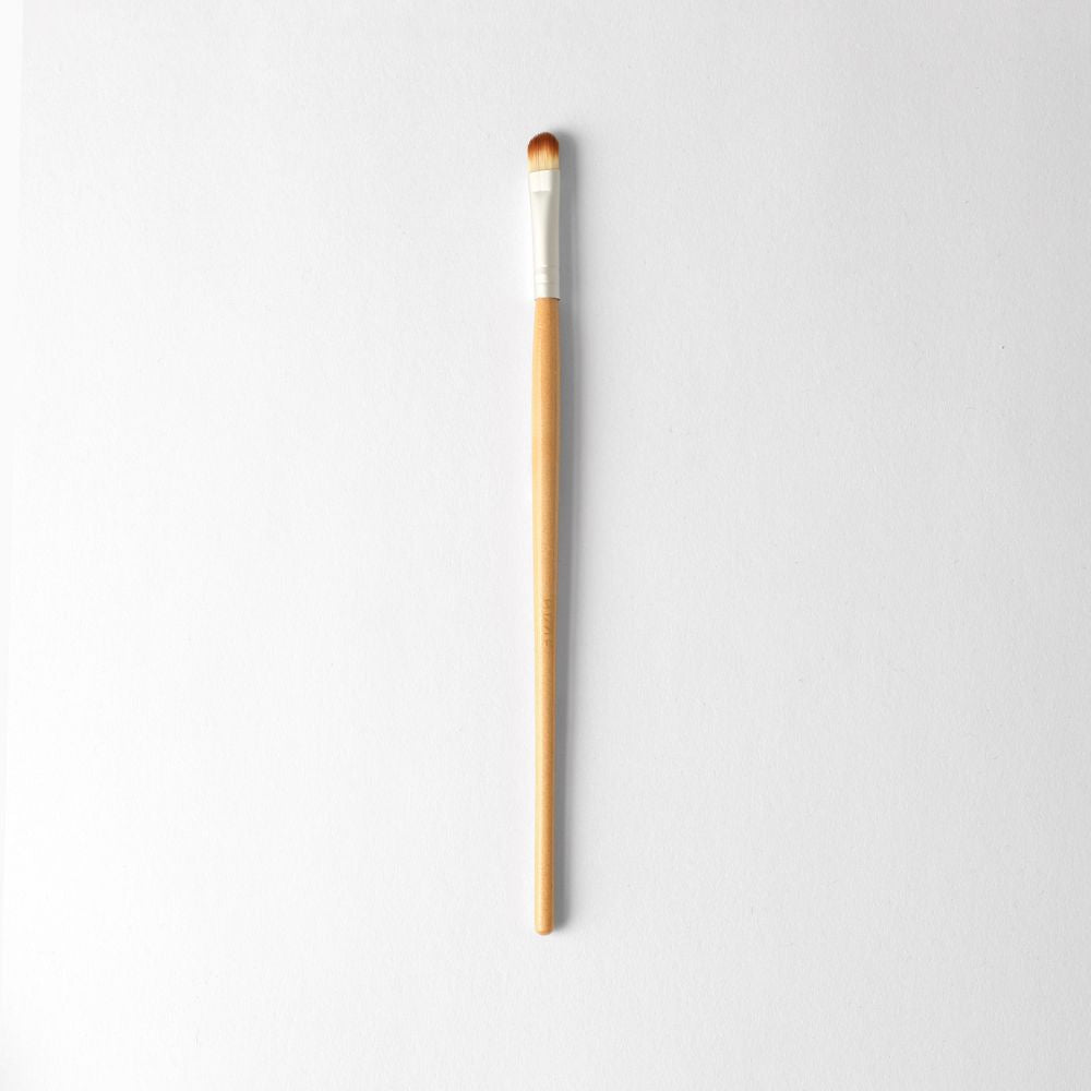 Precision small eyeshadow and brow brush with minimalist design