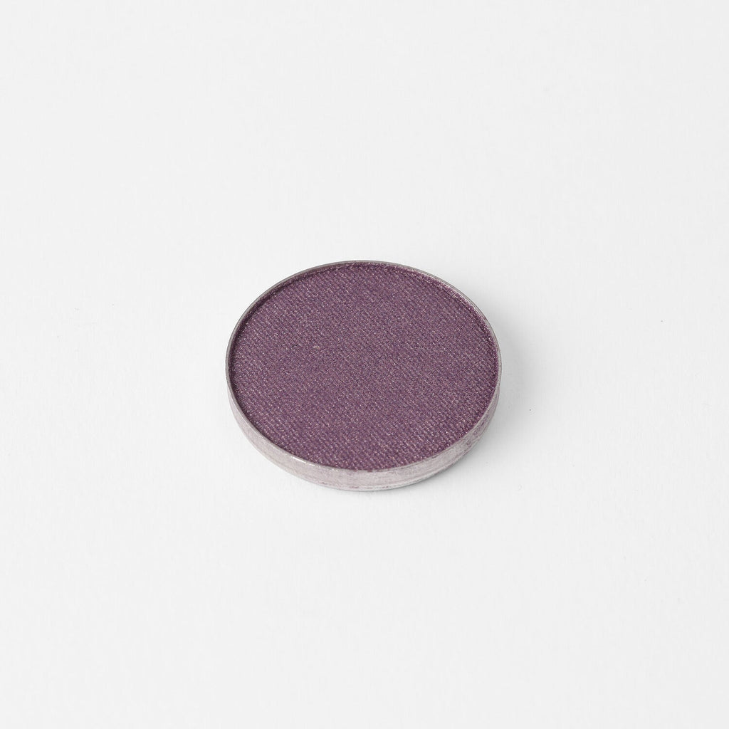 Glow Pressed Eyeshadow: Buildable Long-Lasting Luminous Pigment
