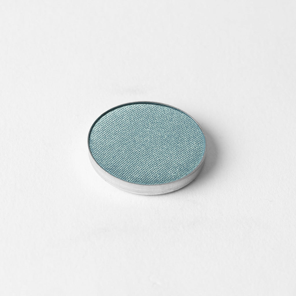 Glow Pressed Eyeshadow: Buildable Long-Lasting Luminous Pigment
