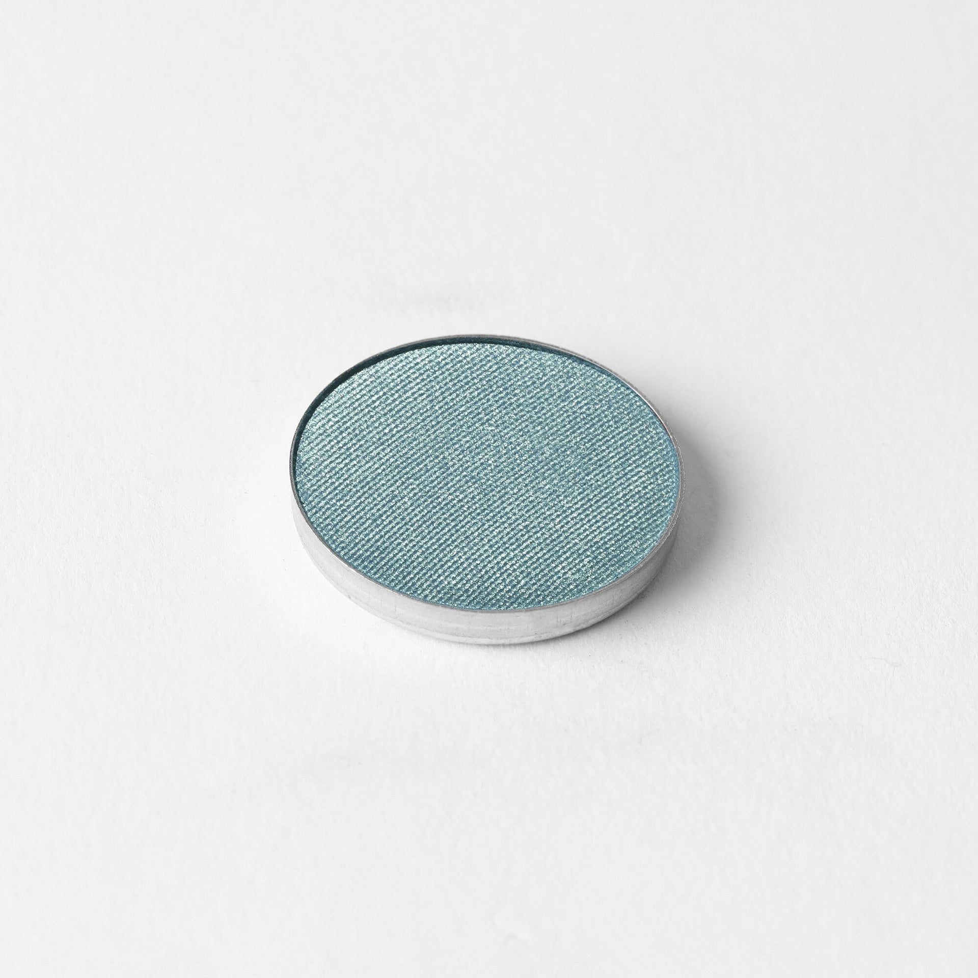 Glow Pressed Eyeshadow: Buildable Long-Lasting Luminous Pigment