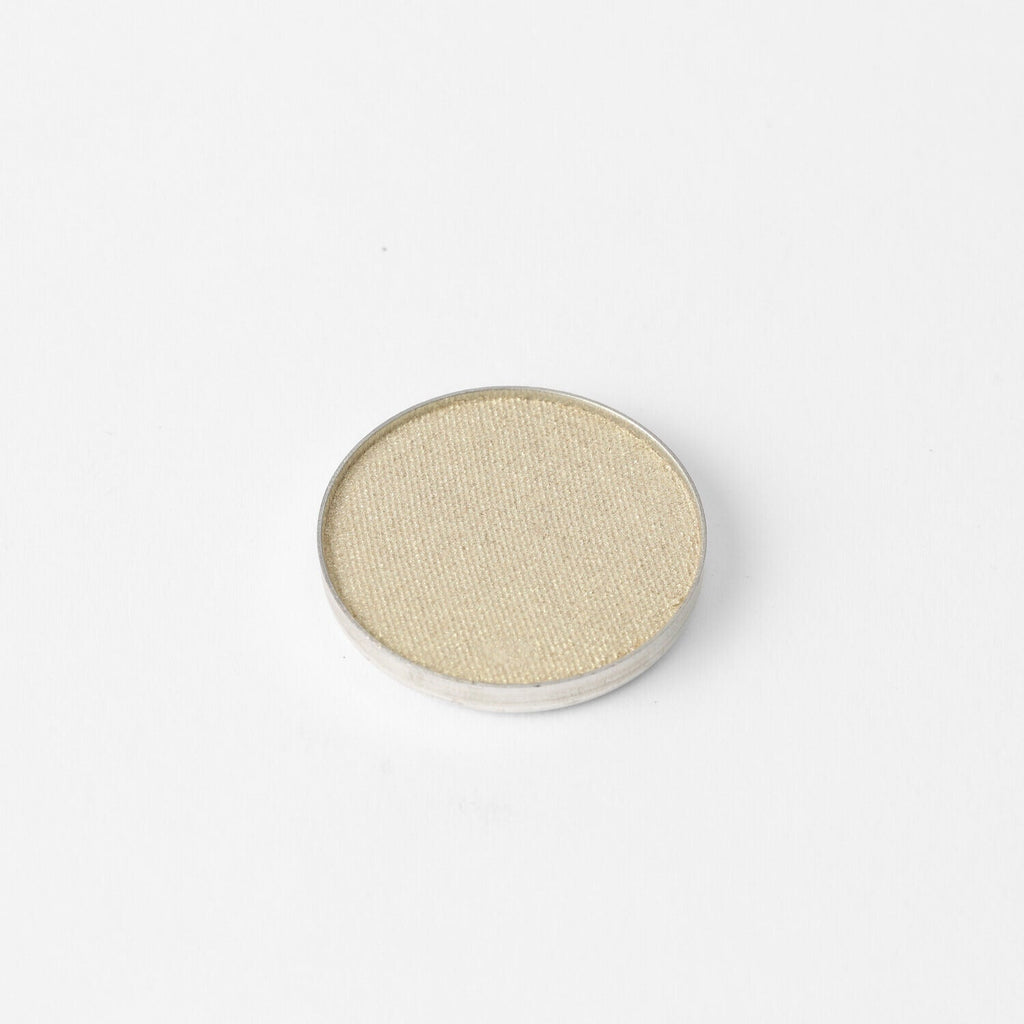 Glow Pressed Eyeshadow: Buildable Long-Lasting Luminous Pigment