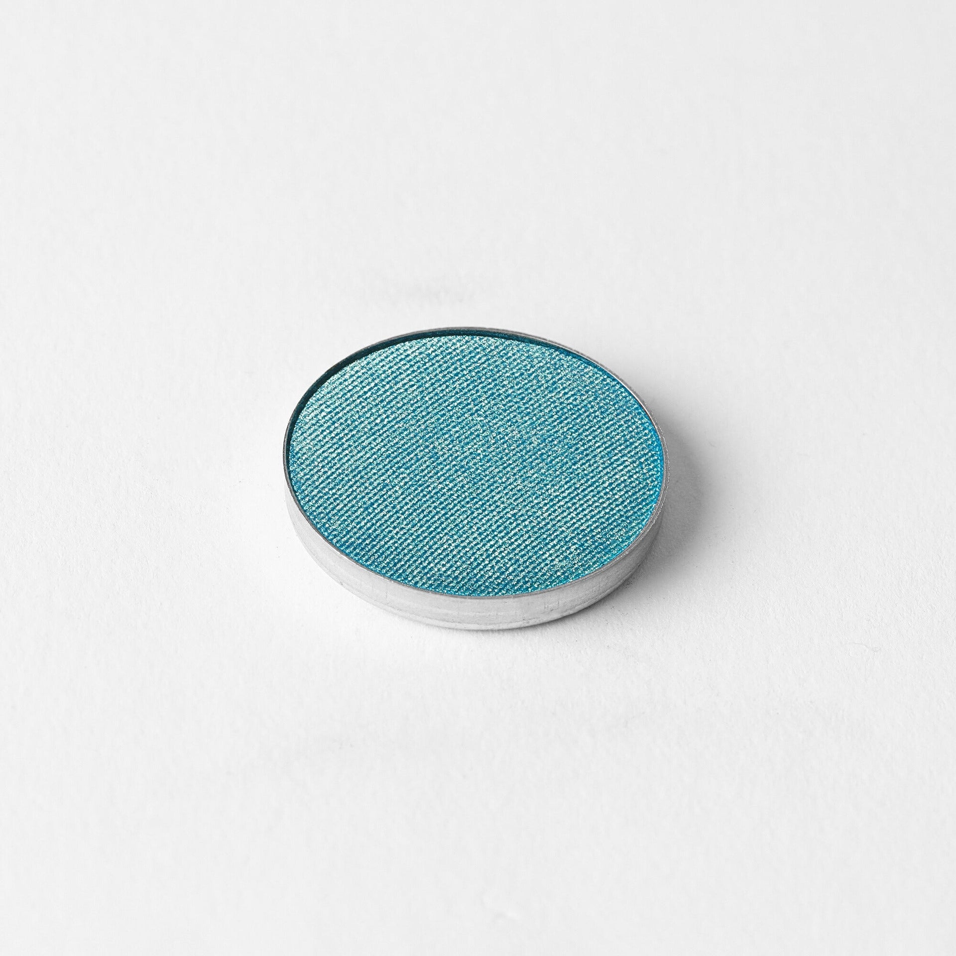 Glow Pressed Eyeshadow: Buildable Long-Lasting Luminous Pigment