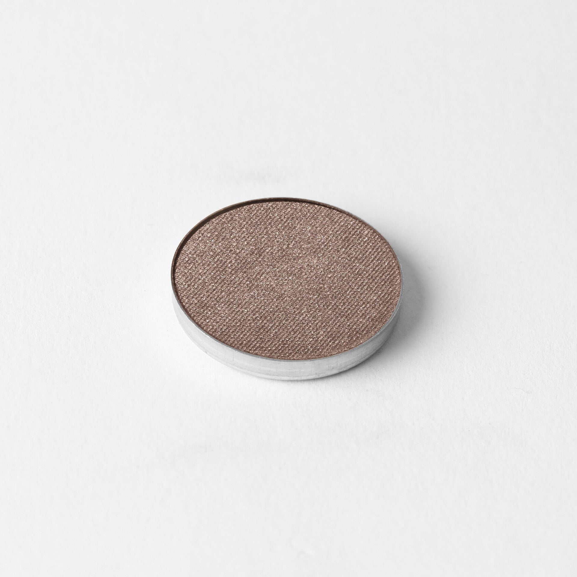 Glow Pressed Eyeshadow: Buildable Long-Lasting Luminous Pigment