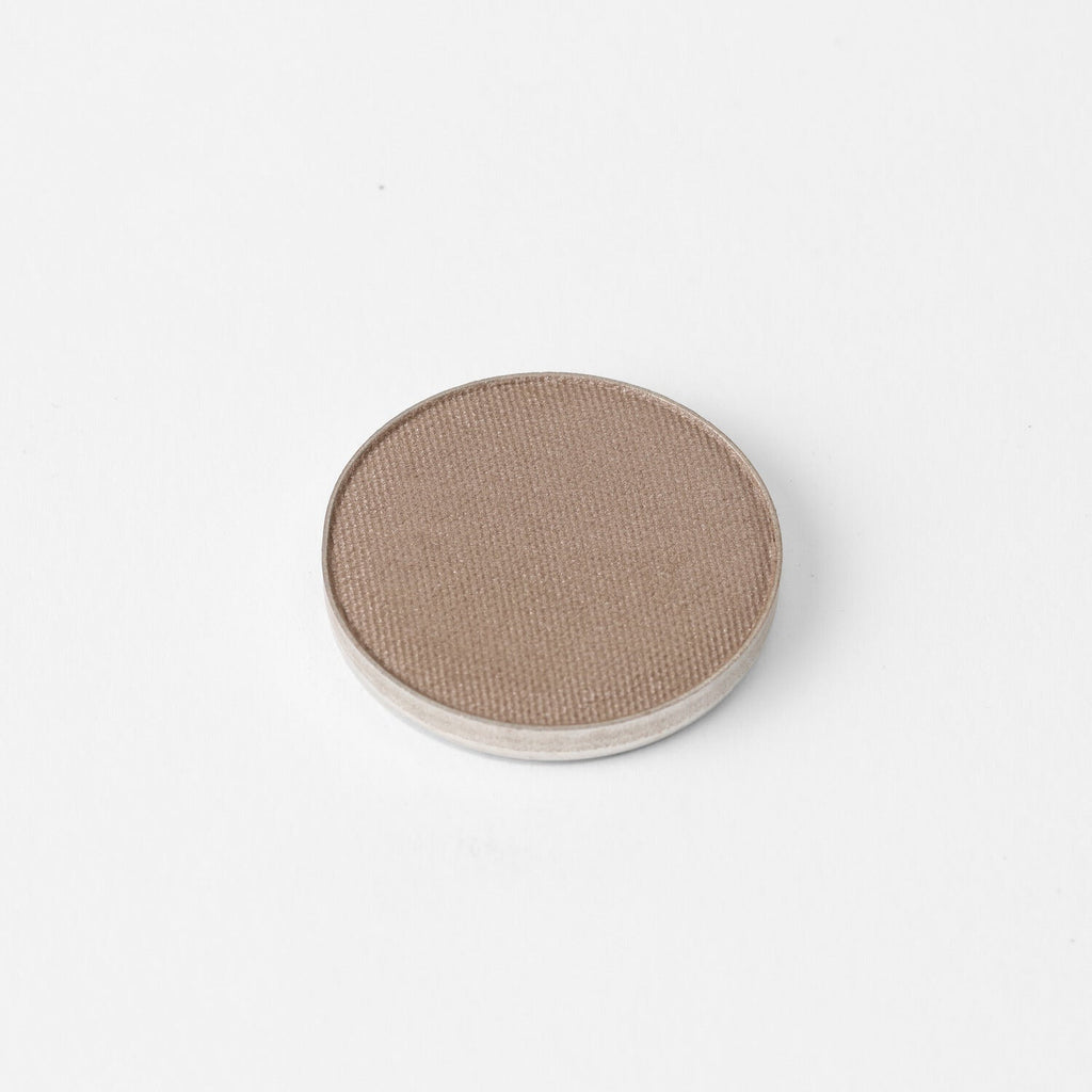 Glow Pressed Eyeshadow: Buildable Long-Lasting Luminous Pigment