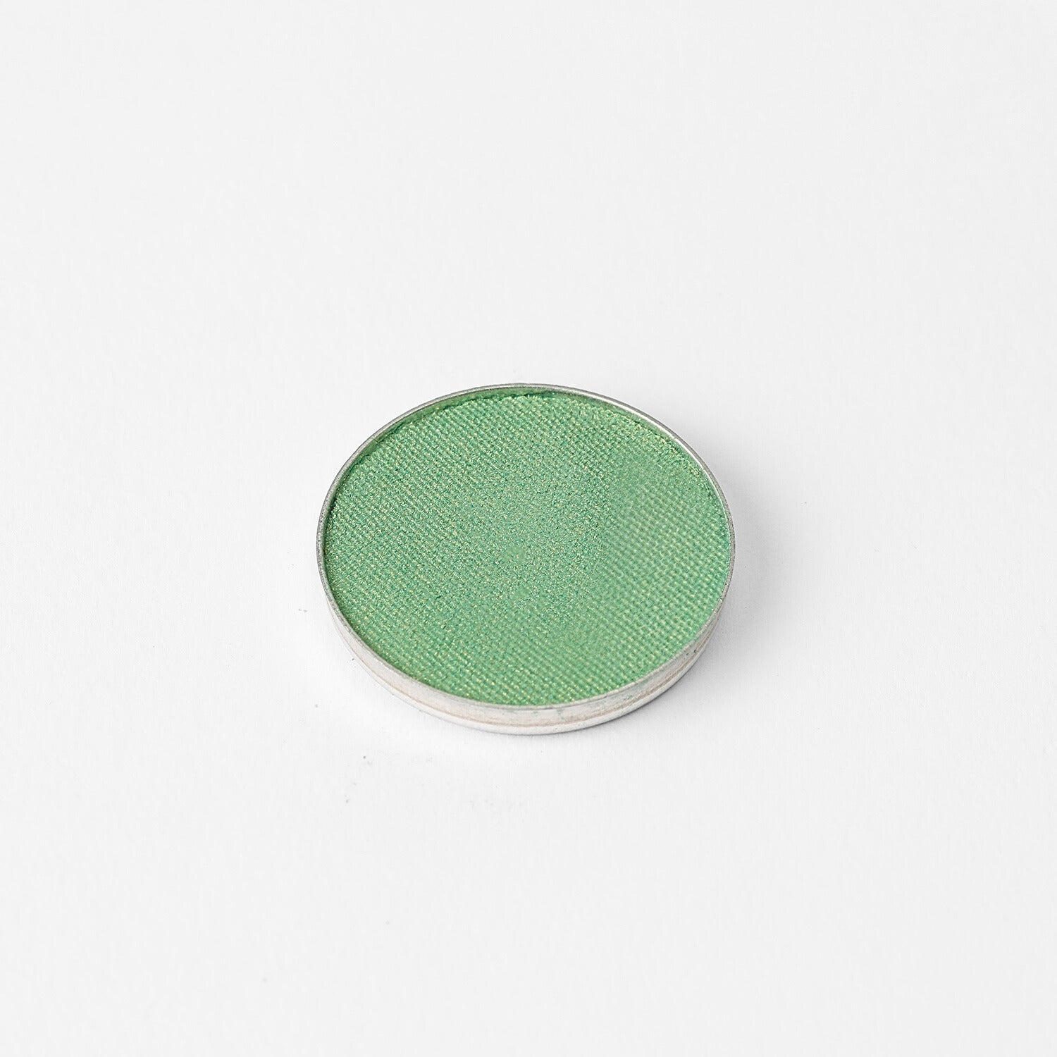 Glow Pressed Eyeshadow: Buildable Long-Lasting Luminous Pigment